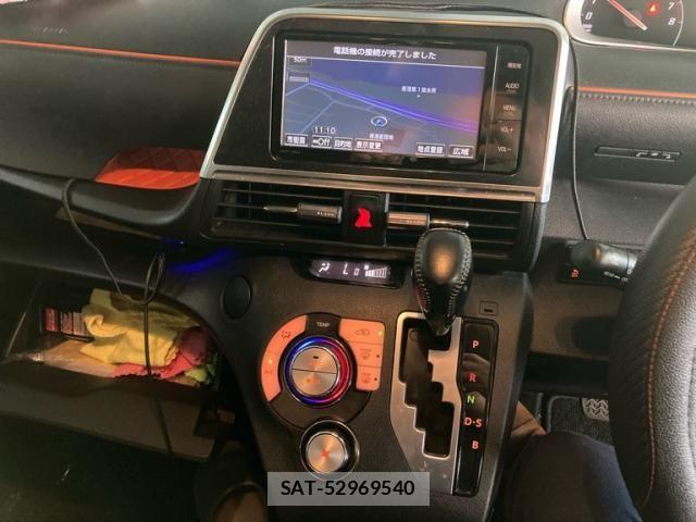 Toyota SIENTA 2015-09 8317071-16