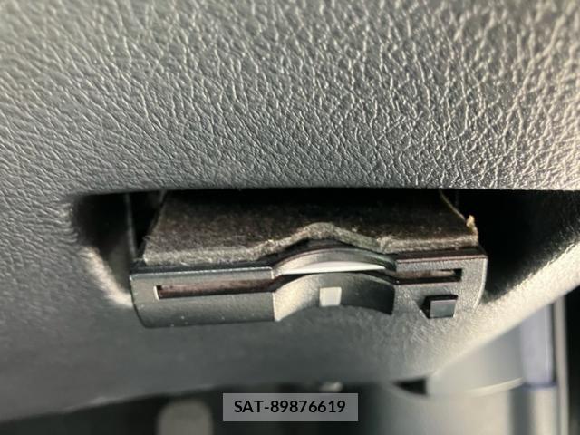 Toyota SIENTA 2018-02 8317066-16