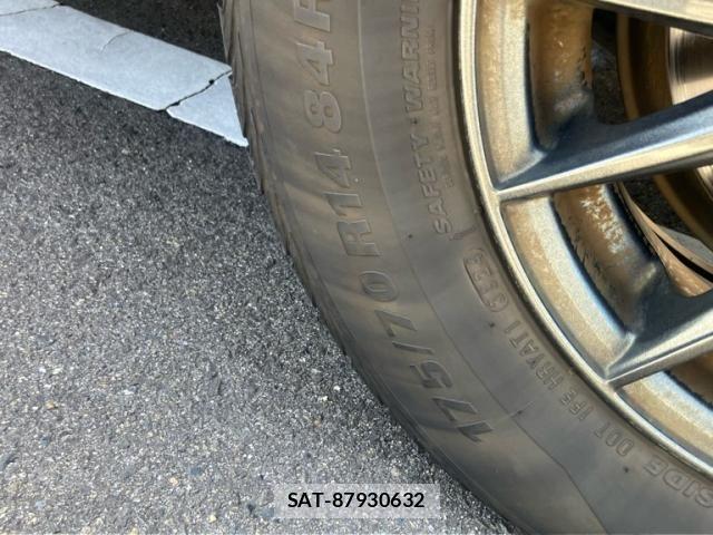 Toyota SIENTA 2013-09 8337864-10