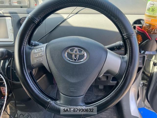 Toyota SIENTA 2013-09 8337864-16
