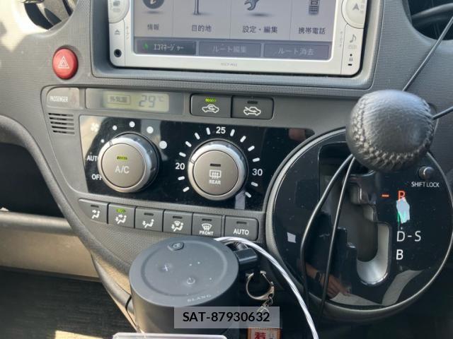 Toyota SIENTA 2013-09 8337864-20