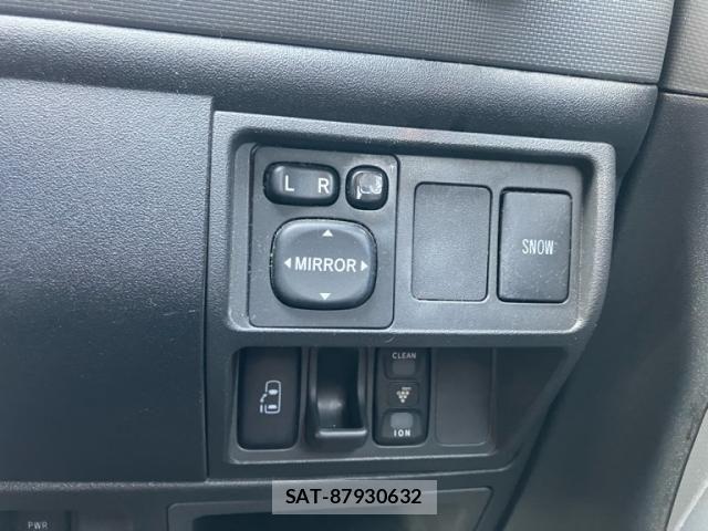 Toyota SIENTA 2013-09 8337864-21