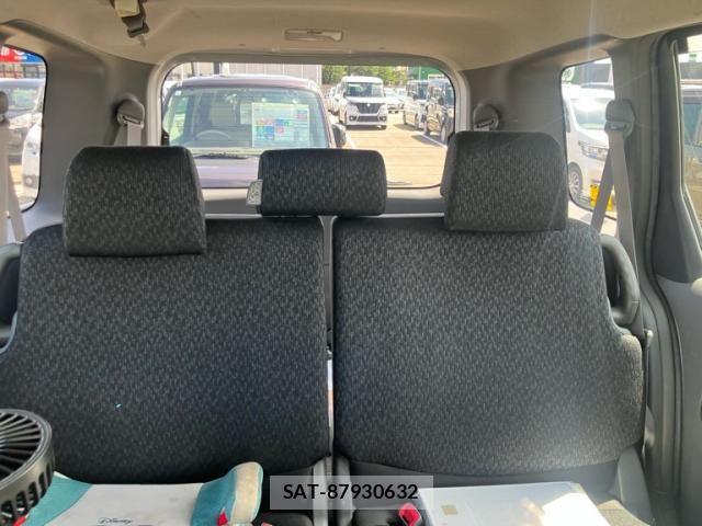 Toyota SIENTA 2013-09 8337864-24