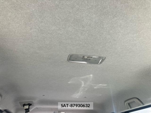 Toyota SIENTA 2013-09 8337864-25