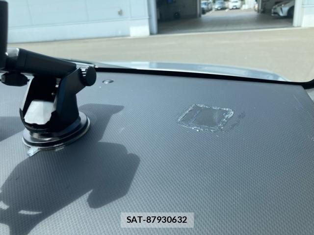 Toyota SIENTA 2013-09 8337864-27