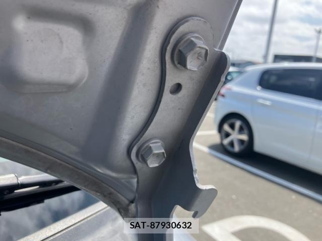 Toyota SIENTA 2013-09 8337864-29