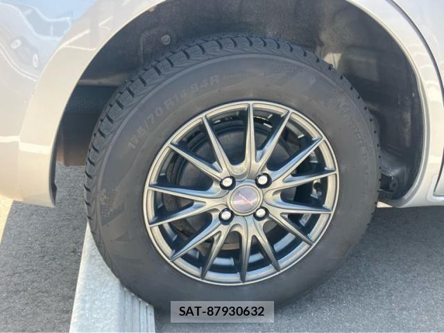 Toyota SIENTA 2013-09 8337864-7
