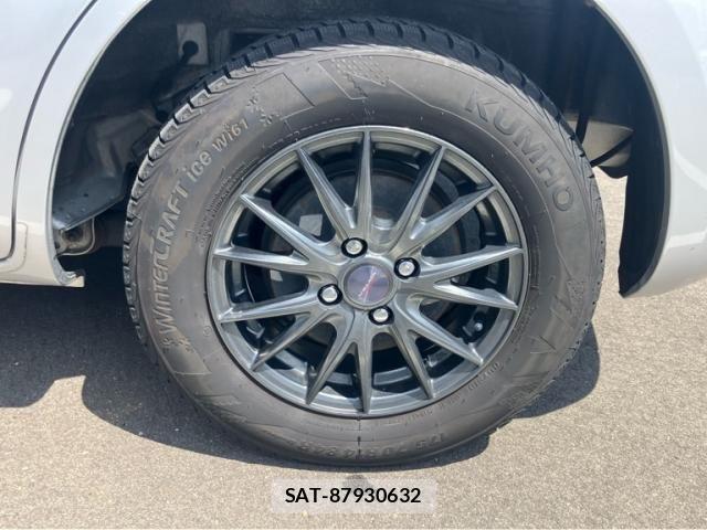 Toyota SIENTA 2013-09 8337864-8