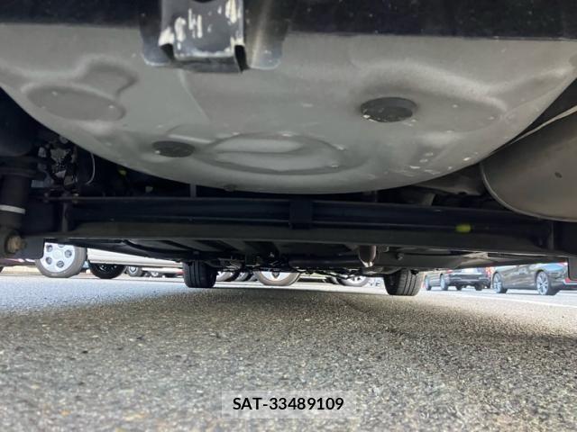 Toyota SIENTA 2015-08 8337861-9