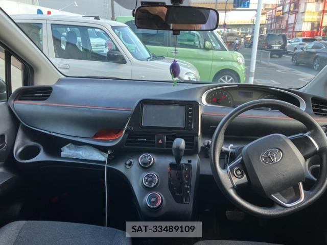 Toyota SIENTA 2015-08 8337861-13