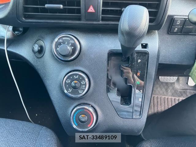 Toyota SIENTA 2015-08 8337861-22