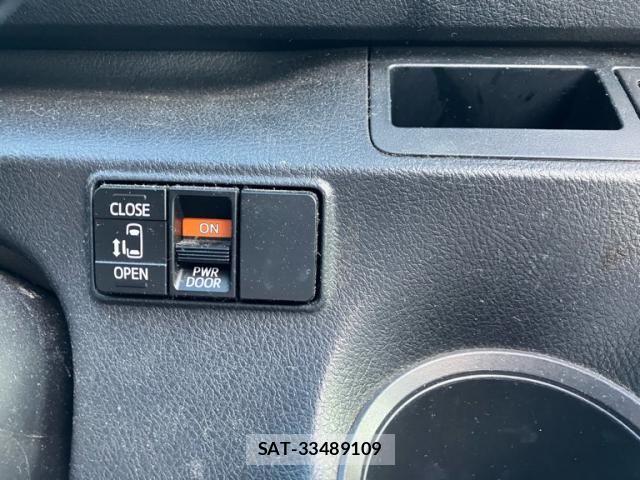 Toyota SIENTA 2015-08 8337861-23