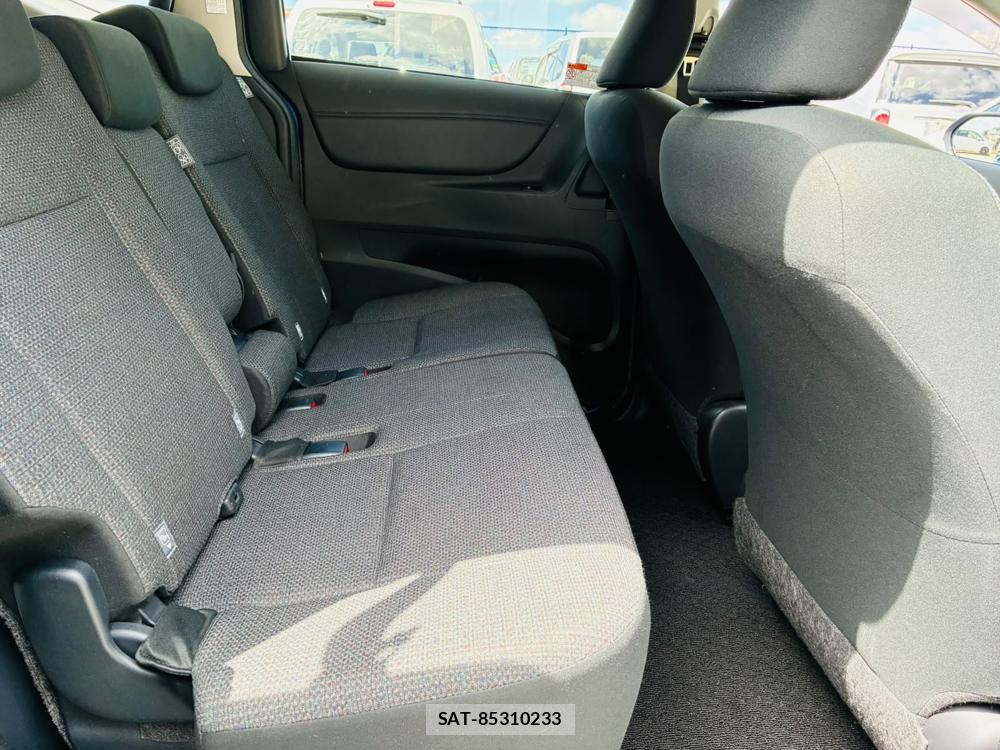 Toyota SIENTA 2019-06 8162556-8