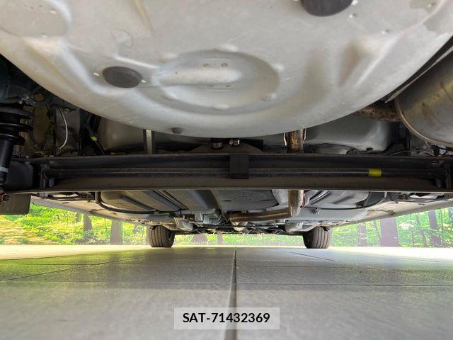 Toyota SIENTA 2015-09 8337858-17