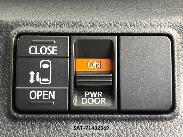 Toyota SIENTA 2015-09 8337858-3