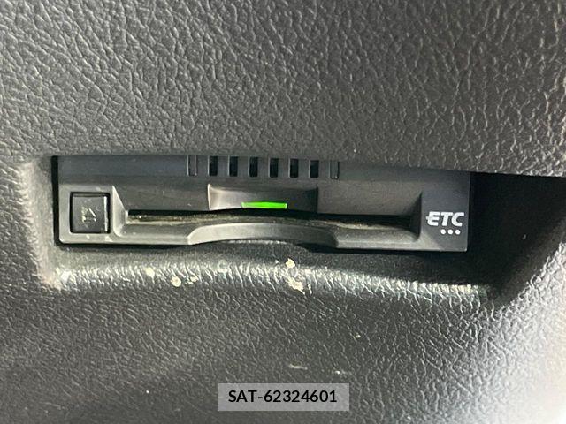 Toyota SIENTA 2018-12 8337844-6