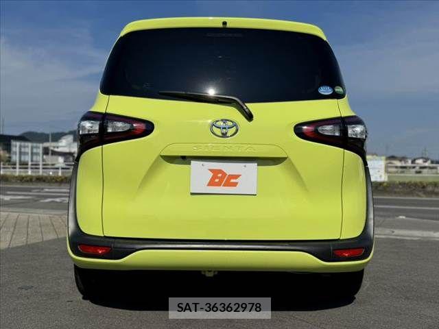 Toyota SIENTA 2015-12 8337859-13