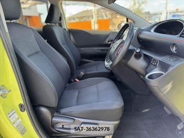 Toyota SIENTA 2015-12 8337859-15