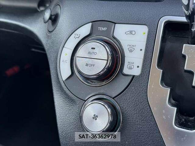 Toyota SIENTA 2015-12 8337859-23