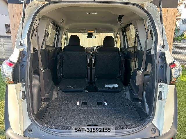 Toyota SIENTA 2016-02 8337855-17
