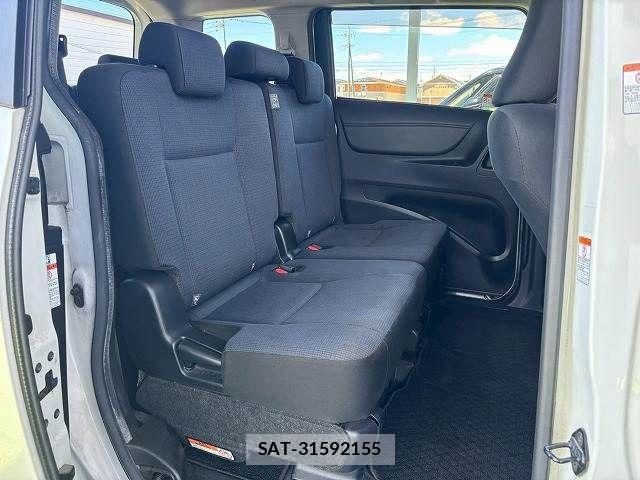 Toyota SIENTA 2016-02 8337855-7
