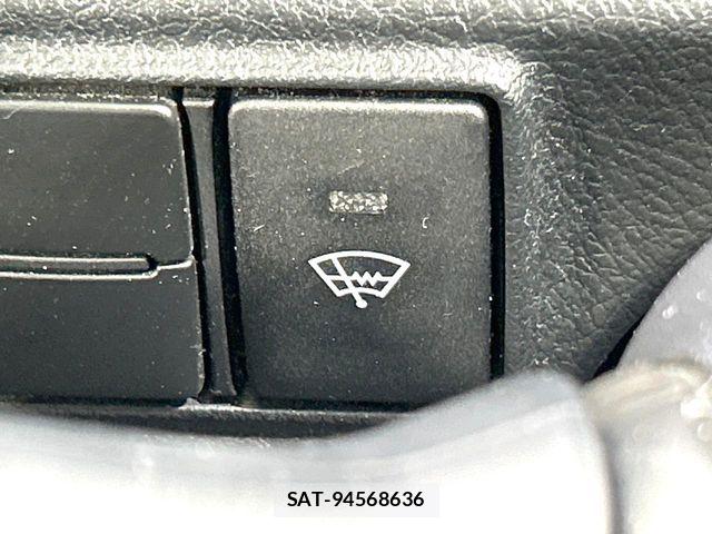 Toyota SIENTA 2018-06 8337847-3