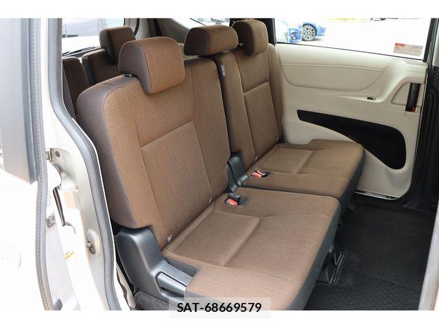 Toyota SIENTA 2015-09 8337852-11