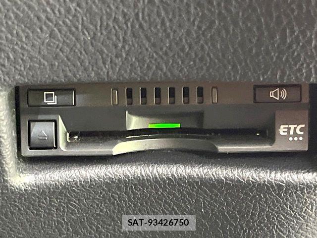 Toyota SIENTA 2021-08 8337841-6
