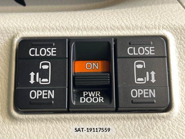 Toyota SIENTA 2015-10 8337853-4