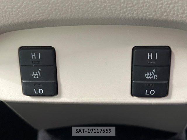 Toyota SIENTA 2015-10 8337853-5