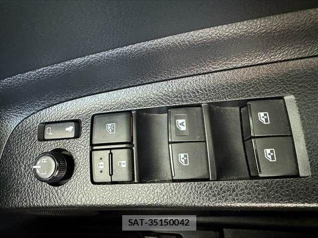 Toyota SIENTA 2016-01 8337860-26