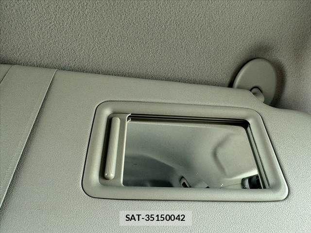 Toyota SIENTA 2016-01 8337860-29