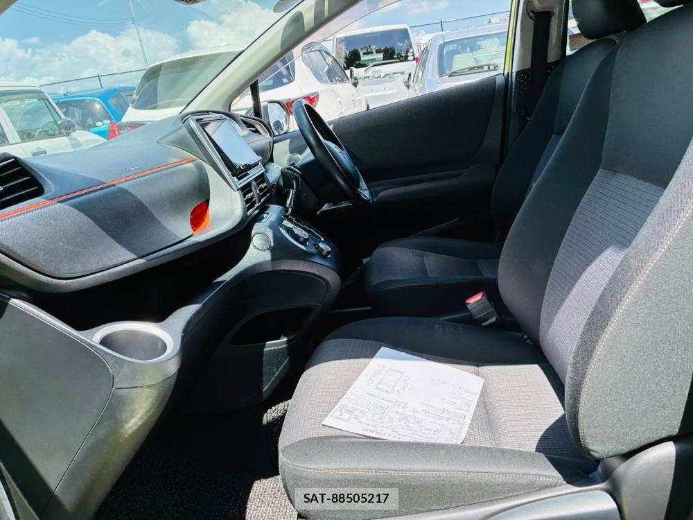 Toyota SIENTA 2019-07 8252487-10