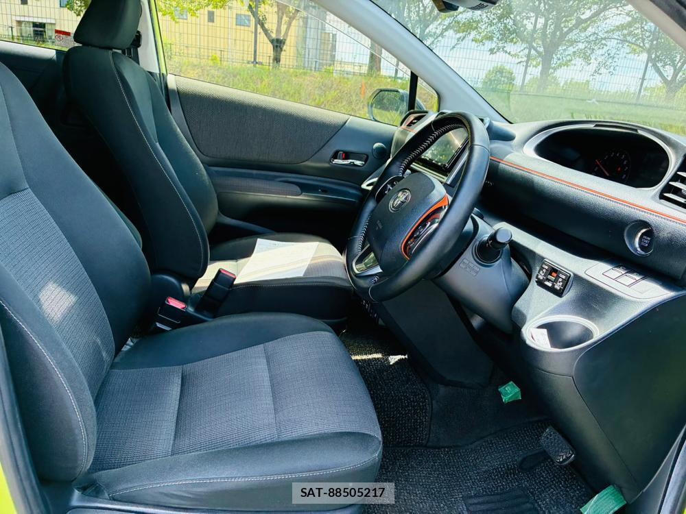 Toyota SIENTA 2019-07 8252487-11