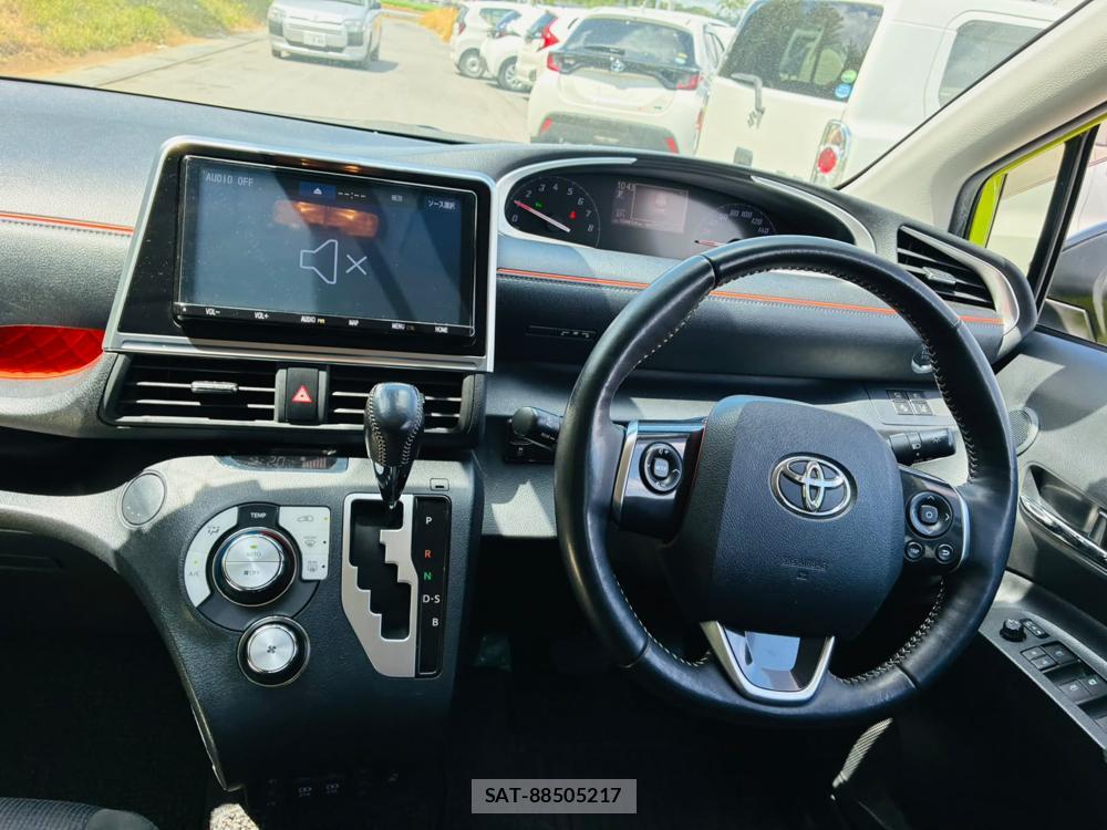 Toyota SIENTA 2019-07 8252487-13