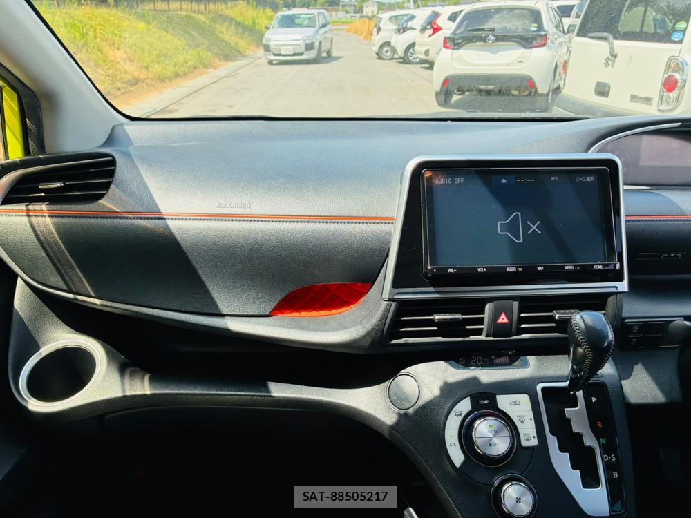 Toyota SIENTA 2019-07 8252487-16