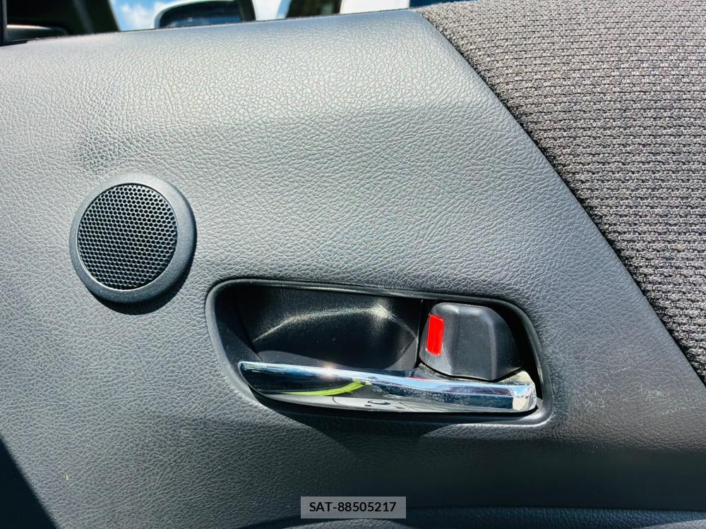 Toyota SIENTA 2019-07 8252487-19