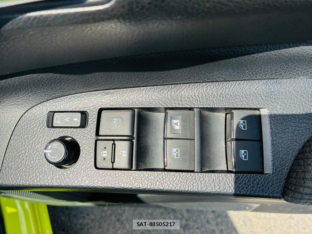 Toyota SIENTA 2019-07 8252487-20