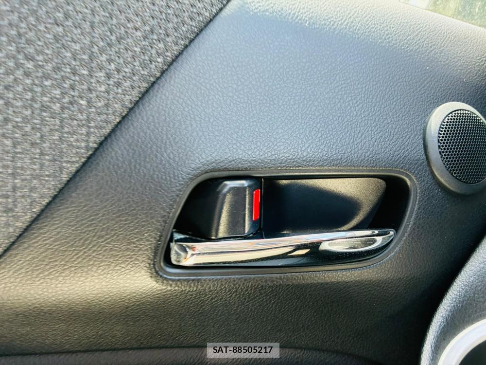 Toyota SIENTA 2019-07 8252487-21