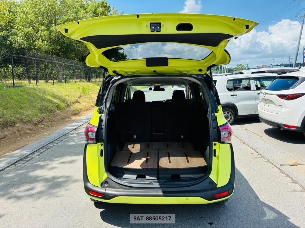 Toyota SIENTA 2019-07 8252487-25