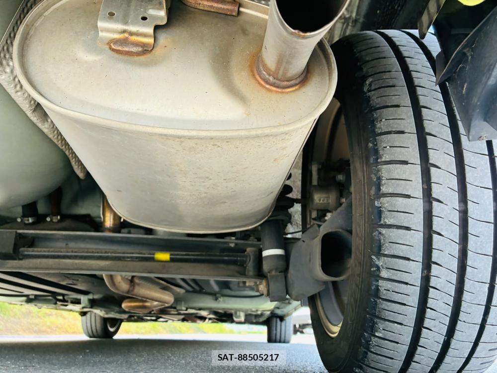 Toyota SIENTA 2019-07 8252487-35