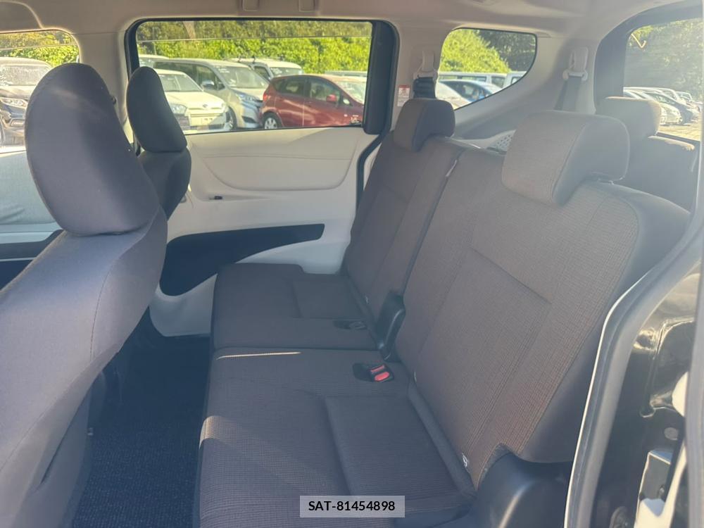 Toyota SIENTA 2016-01 7839247-9