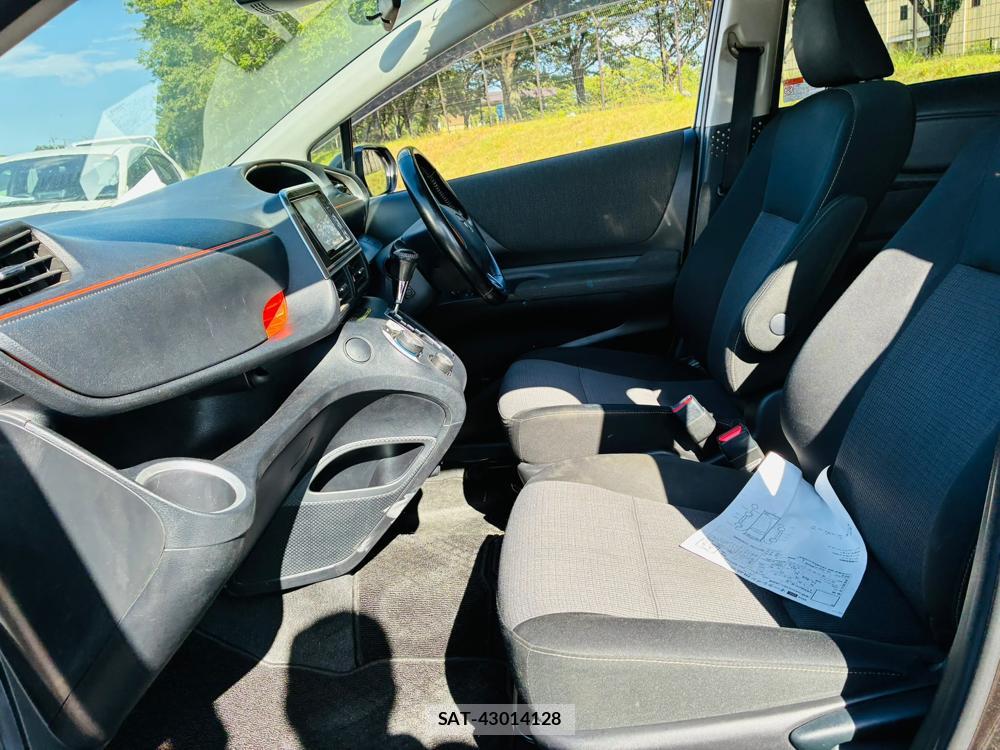 Toyota SIENTA 2019-07 8299085-10