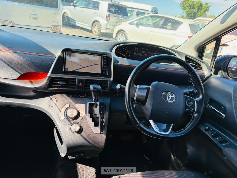 Toyota SIENTA 2019-07 8299085-13
