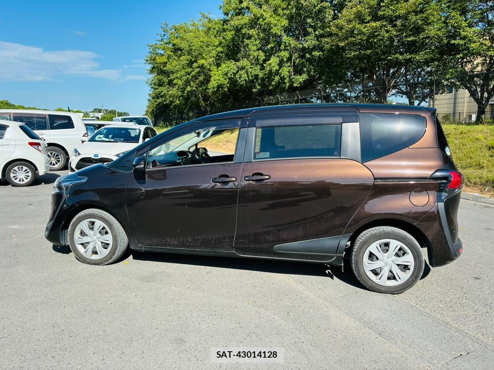 Toyota SIENTA 2019-07 8299085-1