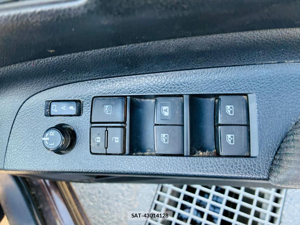 Toyota SIENTA 2019-07 8299085-20