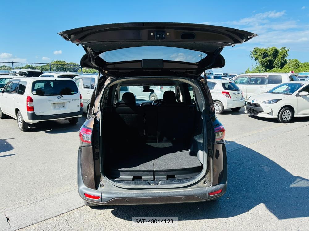 Toyota SIENTA 2019-07 8299085-25