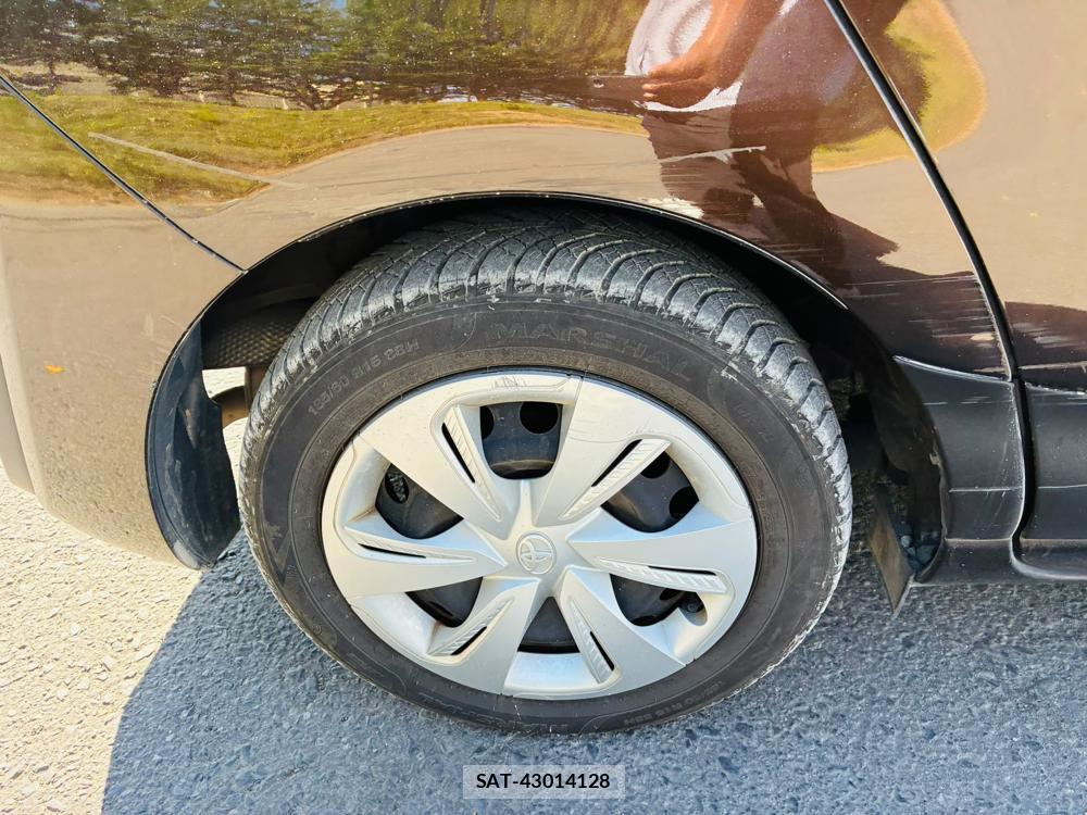 Toyota SIENTA 2019-07 8299085-26