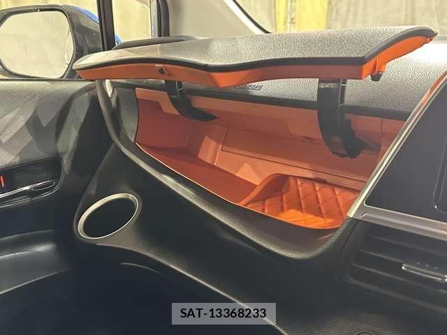 Toyota SIENTA 2016-07 8355599-25