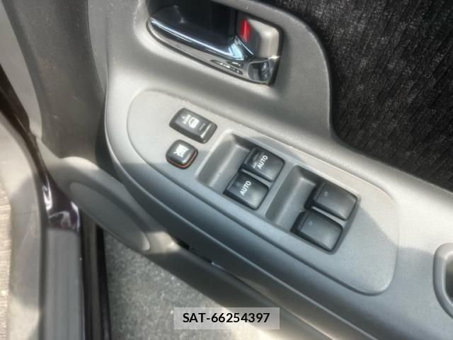 Toyota SIENTA 2011-11 8355600-10